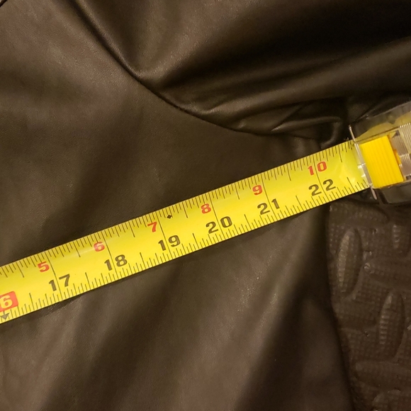 leather like jacket-removing to donate soon - Picture 9 of 11